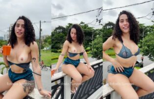 Rafaela Sumpani Onlyfans Mostrando os Peitos na Varanda