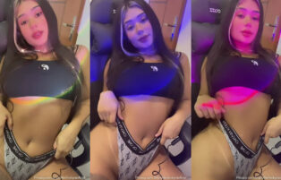 MC Kyra Puxando a Calcinha No Privacy Vazado