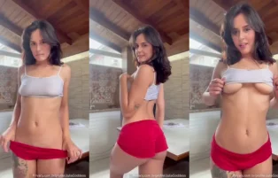 Julia Goddess Abaixando Devagar o Shortinho Curto – Xvideos Onlyfans