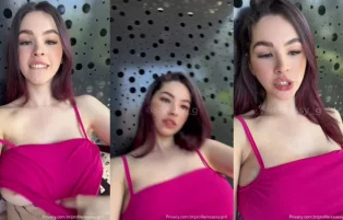 X Sassy Girll Safada Exibe a Bucetinha Depilada – OnlyFans Grátis