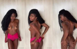 Kerollyn Ventura Magrinha Cacheada Tira a Roupa – Onlyfans Amador