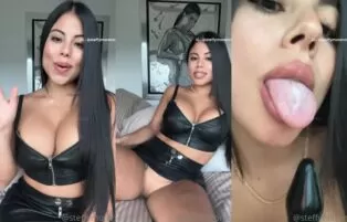 Steffy Moreno Tocando Siririca Com Consolo