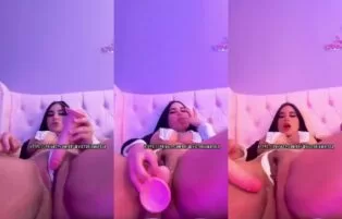 Victoria Matosa Pelada Metendo Consolo no Bucetão