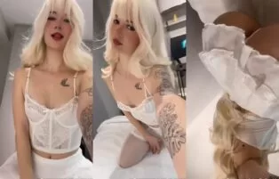 Bruna Dos Anjos Ninfetinha Loira se Exibindo